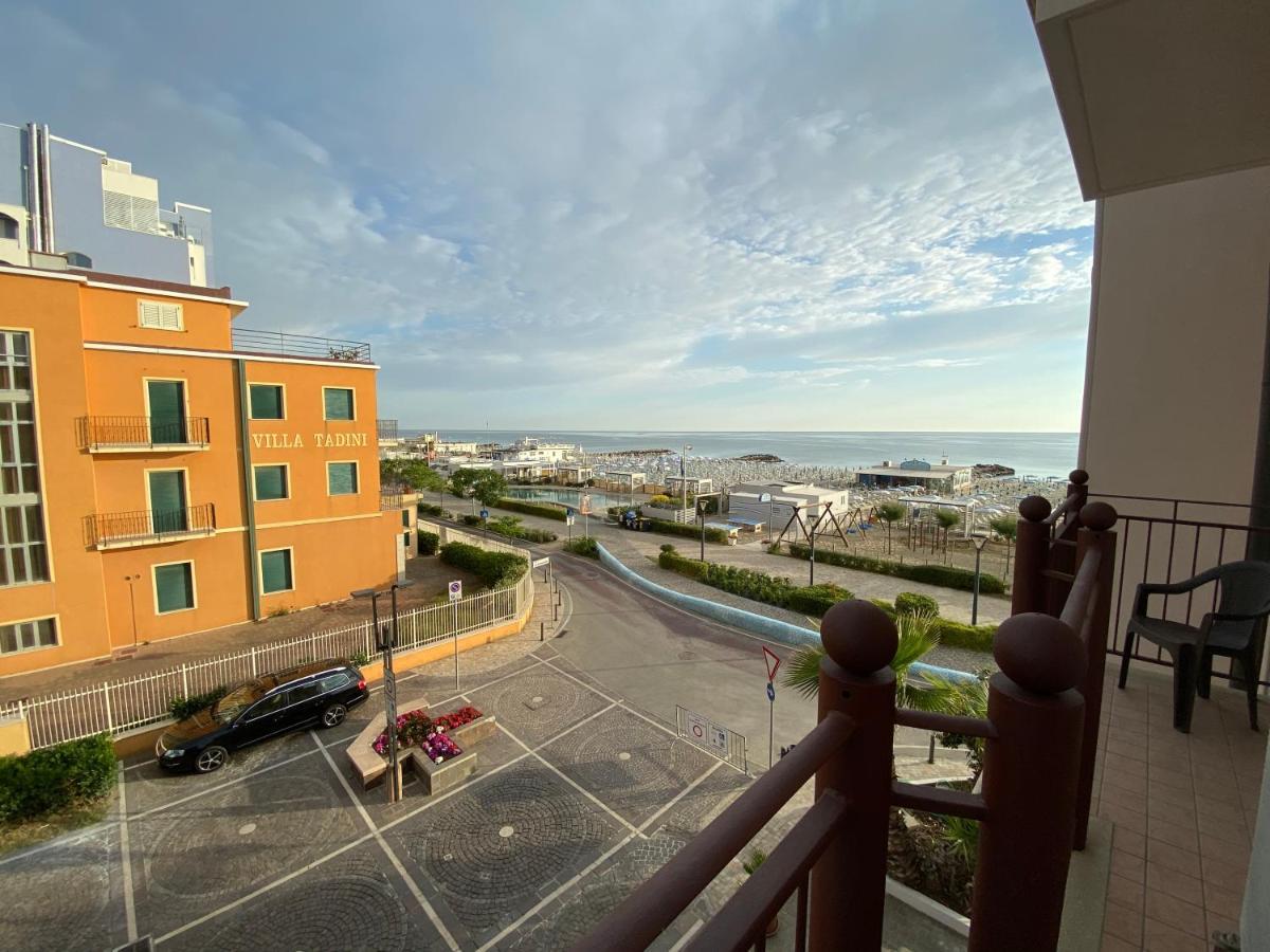 Residence Roxy Misano Adriatico Luaran gambar