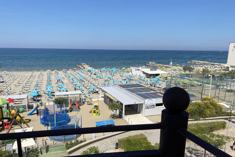 Residence Roxy Misano Adriatico Luaran gambar