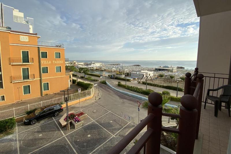 Residence Roxy Misano Adriatico Luaran gambar