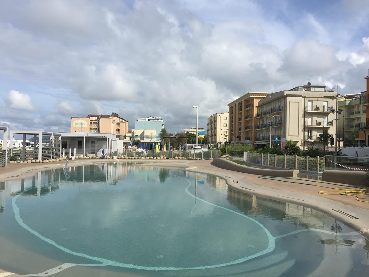 Residence Roxy Misano Adriatico Luaran gambar