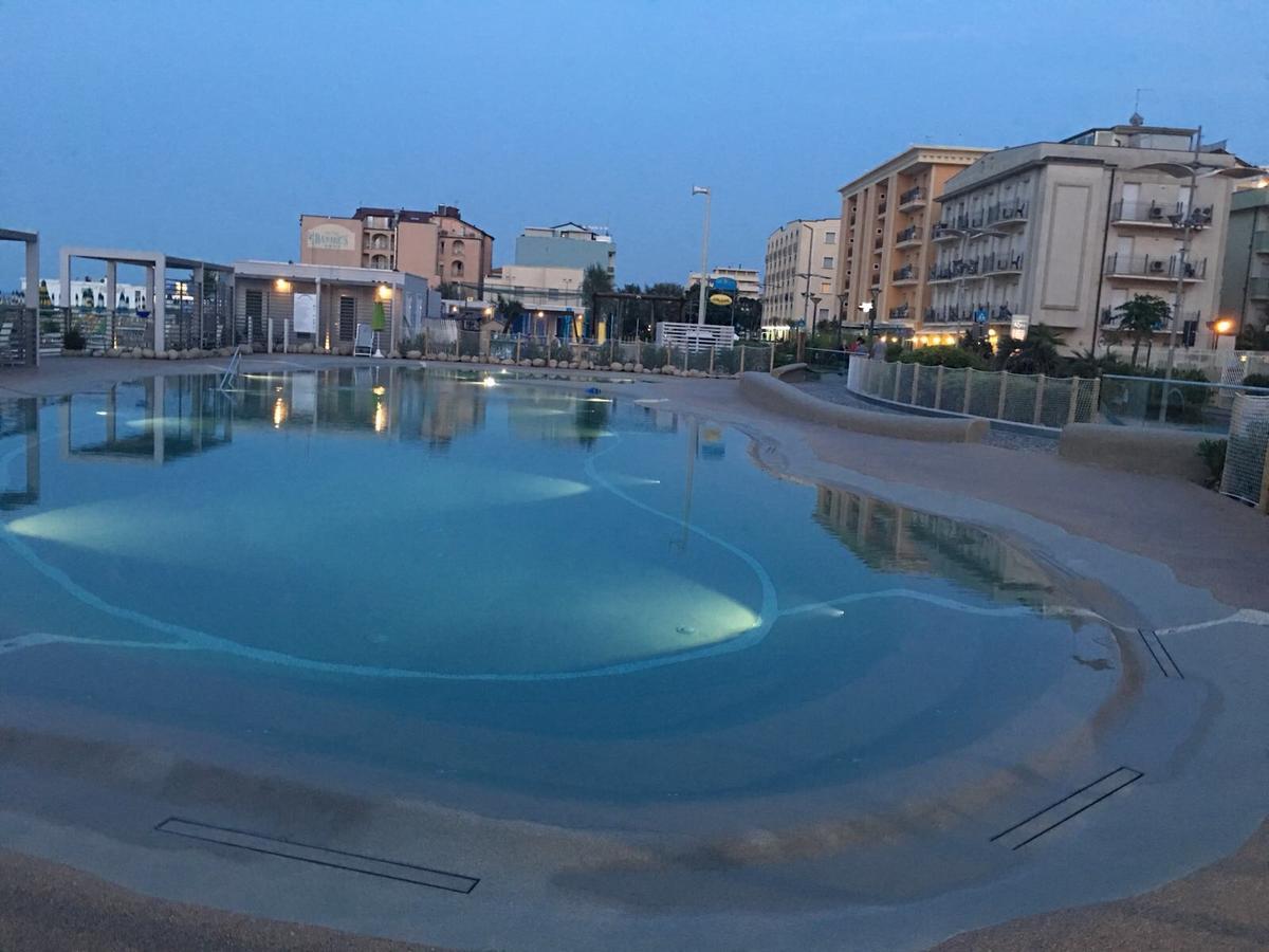 Residence Roxy Misano Adriatico Luaran gambar
