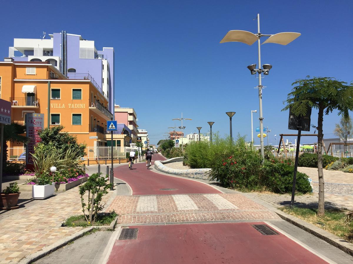 Residence Roxy Misano Adriatico Luaran gambar