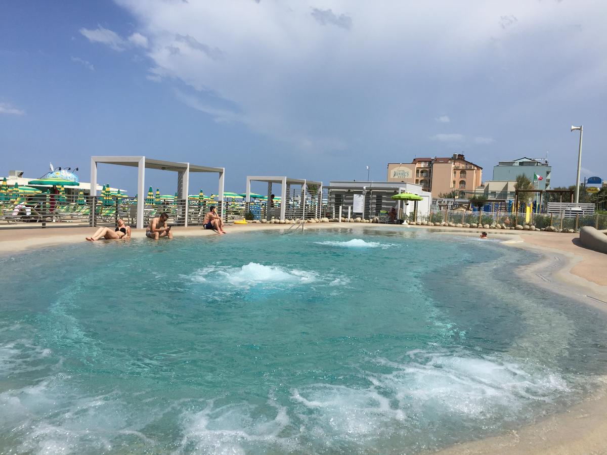 Residence Roxy Misano Adriatico Luaran gambar
