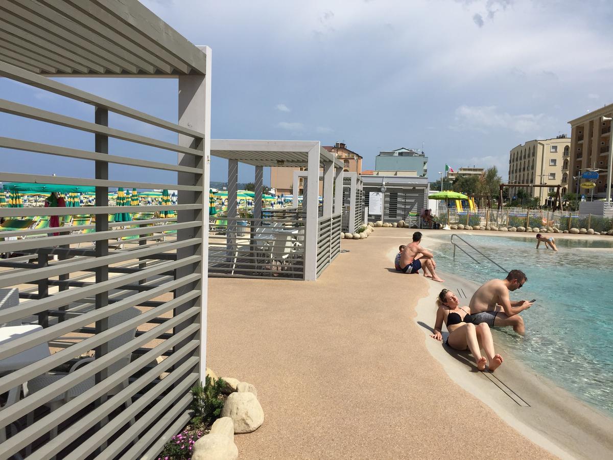 Residence Roxy Misano Adriatico Luaran gambar